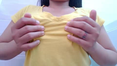 Snapshot of makulato chatting on June 3, 2:33 pm Maya online show from June 3, 2:33 pm