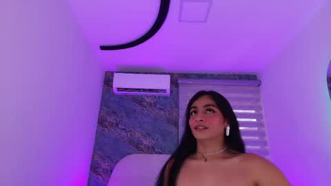 Snapshot of malaia_thompson_ chatting on April 19, 6:10 pm malaia thompson online show from April 19, 6:10 pm