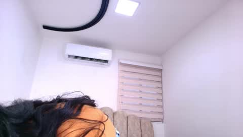 Snapshot of malaia_thompson_ chatting on May 15, 11:50 am malaia thompson online show from May 15, 11:50 am