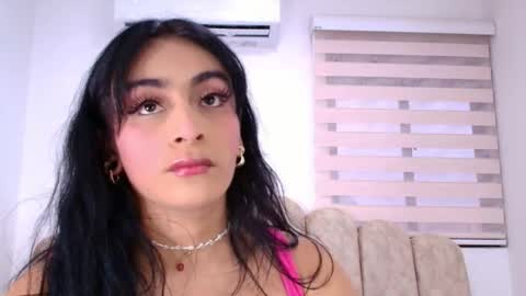 Snapshot of malaia_thompson_ chatting on May 16, 11:53 am malaia thompson online show from May 16, 11:53 am