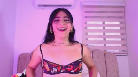 Snapshot of malaia_thompson_ chatting on May 19, 2:23 pm malaia thompson online show from May 19, 2:23 pm