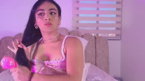 Snapshot of malaia_thompson_ chatting on May 20, 12:00 pm malaia thompson online show from May 20, 12:00 pm