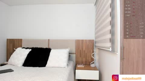 Snapshot of malejadiaz_ chatting on March 25, 7:09 pm Maleja Diaz online show from March 25, 7:09 pm