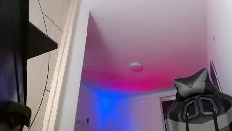 Snapshot of malek_xarx chatting on May 19, 1:56 am malek_xarx online show from May 19, 1:56 am