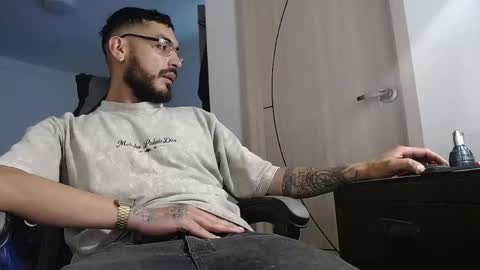 Snapshot of malek_xarx chatting on June 6, 2:38 am malek_xarx online show from June 6, 2:38 am