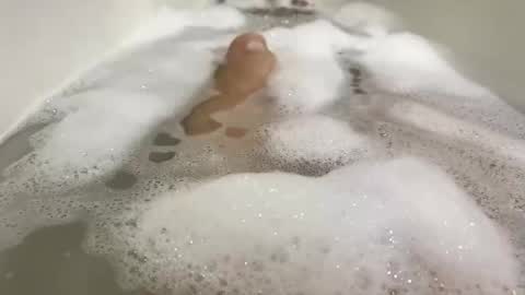 Snapshot of malekula1 chatting on November 13, 7:46 pm Monad online show from November 13, 7:46 pm