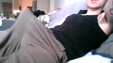 Snapshot of malemuscle11 chatting on December 19, 4:24 pm Men online show from December 19, 4:24 pm