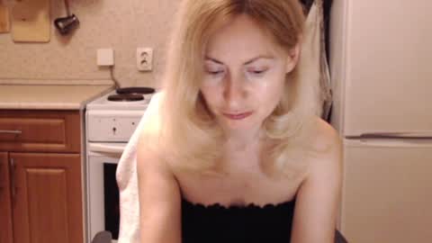 Snapshot of malenamila chatting on June 30, 9:38 pm Malena online show from June 30, 9:38 pm