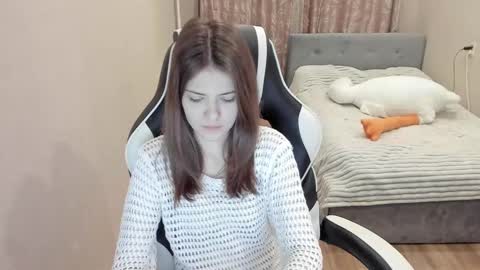 Snapshot of malia__hale chatting on December 14, 12:44 am Malia online show from December 14, 12:44 am