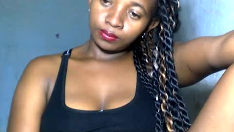 malinah01 online show from December 6, 7:01 pm