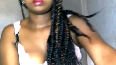 malinah01 online show from December 10, 5:17 am