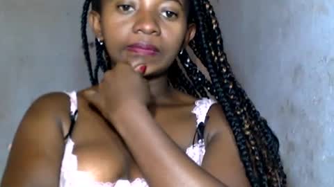 malinah01 online show from December 11, 8:04 am