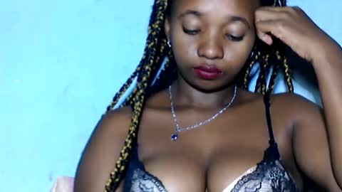 malinah01 online show from January 25, 2:37 am