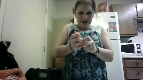 Snapshot of malinda702 chatting on February 25, 12:47 am malinda702 online show from February 25, 12:47 am