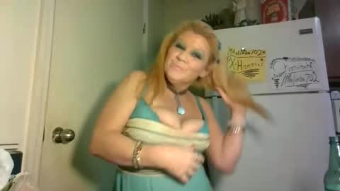 malinda702 online show from February 11, 10:09 am