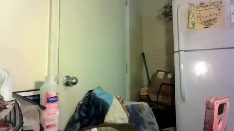 Snapshot of malinda702 chatting on March 4, 2:39 am malinda702 online show from March 4, 2:39 am