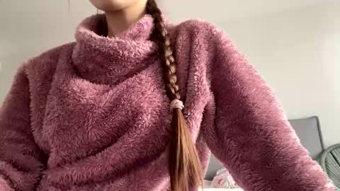 Snapshot of malinka_sweet19 chatting on October 19, 7:20 am malinka_sweet19 online show from October 19, 7:20 am