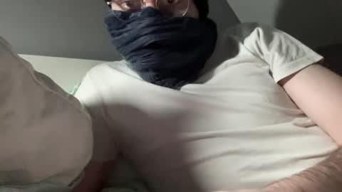 Snapshot of malinxlelynx_ chatting on February 22, 11:13 pm Charlyyee   online show from February 22, 11:13 pm