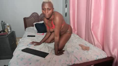 Snapshot of malkianyuki chatting on November 15, 10:26 pm malkianyuki online show from November 15, 10:26 pm