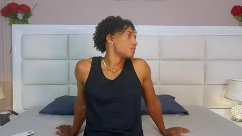 malkongarcia online show from December 13, 8:47 pm