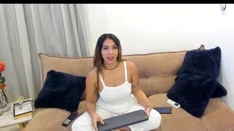 Snapshot of mallory_04 chatting on October 14, 10:21 pm Mallory online show from October 14, 10:21 pm