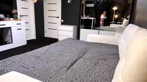 Snapshot of mallorysulzbach chatting on March 26, 10:59 pm Nicole online show from March 26, 10:59 pm