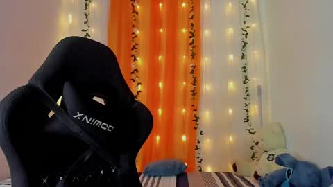  MaLlYs1  online show from December 6, 7:56 pm