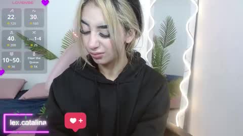 Snapshot of malory_tay chatting on September 21, 11:45 am Malory online show from September 21, 11:45 am