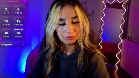 Snapshot of malory_tay chatting on October 23, 7:23 pm Malory online show from October 23, 7:23 pm