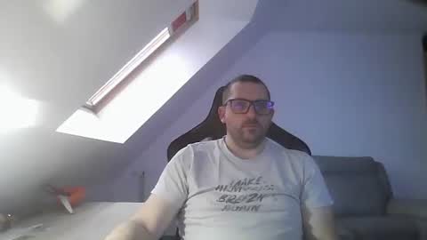 breton online show from December 5, 8:33 am