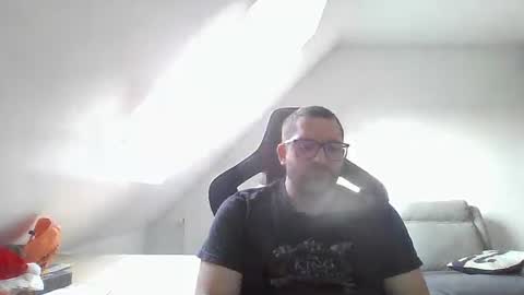 breton online show from December 22, 1:33 pm