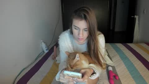 Snapshot of malucam_06 chatting on December 2, 11:40 pm instagram nueela online show from December 2, 11:40 pm