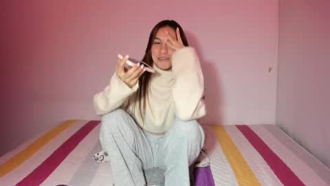 instagram  nueela   online show from January 8, 12:24 am