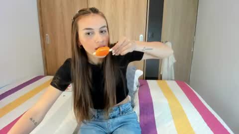 instagram  nueela   online show from June 25, 8:24 pm