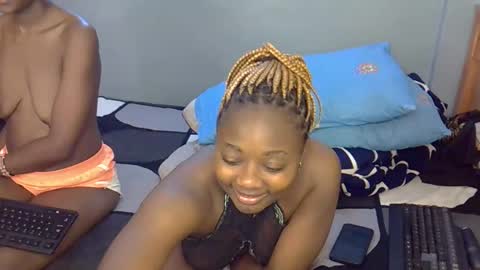 mama_pussie online show from October 1, 12:05 am