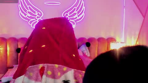 Snapshot of mamushka_ chatting on December 18, 6:47 pm online show from December 18, 6:47 pm