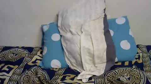 mamuuu_ online show from December 15, 8:46 pm