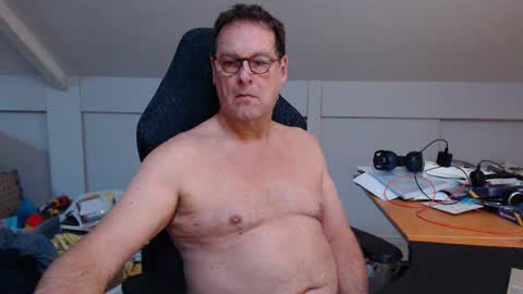 man2havefun online show from December 9, 11:58 am