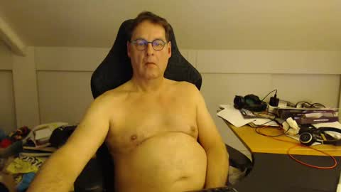 man2havefun online show from December 12, 7:04 pm