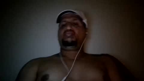 Snapshot of man_new chatting on March 6, 11:42 pm Man new online show from March 6, 11:42 pm
