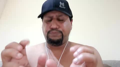 Snapshot of man_new chatting on November 19, 12:43 am Man new online show from November 19, 12:43 am