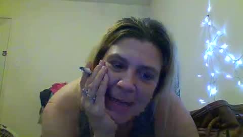 Snapshot of mandilube39 chatting on December 25, 11:53 pm mindy22 online show from December 25, 11:53 pm