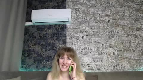 Snapshot of mandy_foxxx chatting on February 13, 8:03 pm Mandy online show from February 13, 8:03 pm