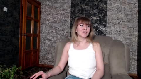 Snapshot of mandy_foxxx chatting on March 1, 8:10 pm Mandy online show from March 1, 8:10 pm