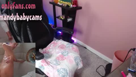 Snapshot of mandybabyxxx chatting on October 14, 8:42 pm MandyBabyXXX online show from October 14, 8:42 pm