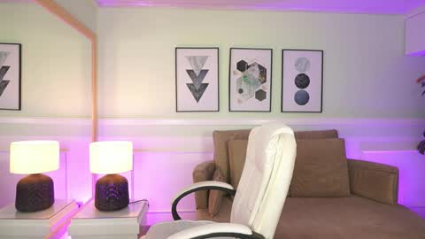 Mandy Collins online show from March 25, 11:38 am