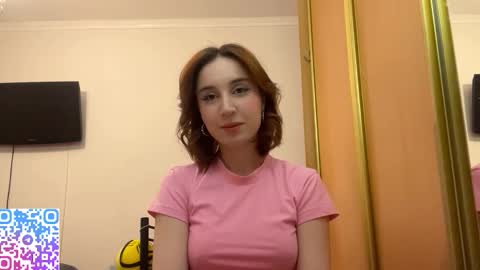 Mia online show from December 15, 2:10 pm