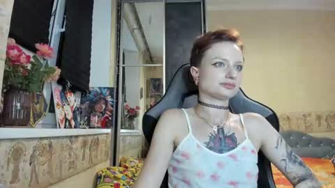 Snapshot of mandyshine chatting on July 4, 6:14 pm Mandy online show from July 4, 6:14 pm