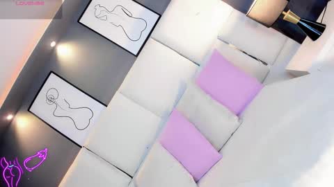 manellyksparklee online show from June 7, 1:26 pm