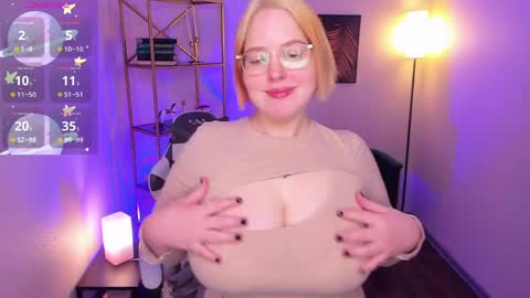 Snapshot of manic_pixie_ chatting on April 10, 3:28 pm manic_pixie_ online show from April 10, 3:28 pm